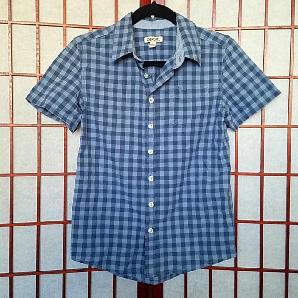 Cherokee Blue/light blue checkered short-sleeved button down shirt Kid's size L